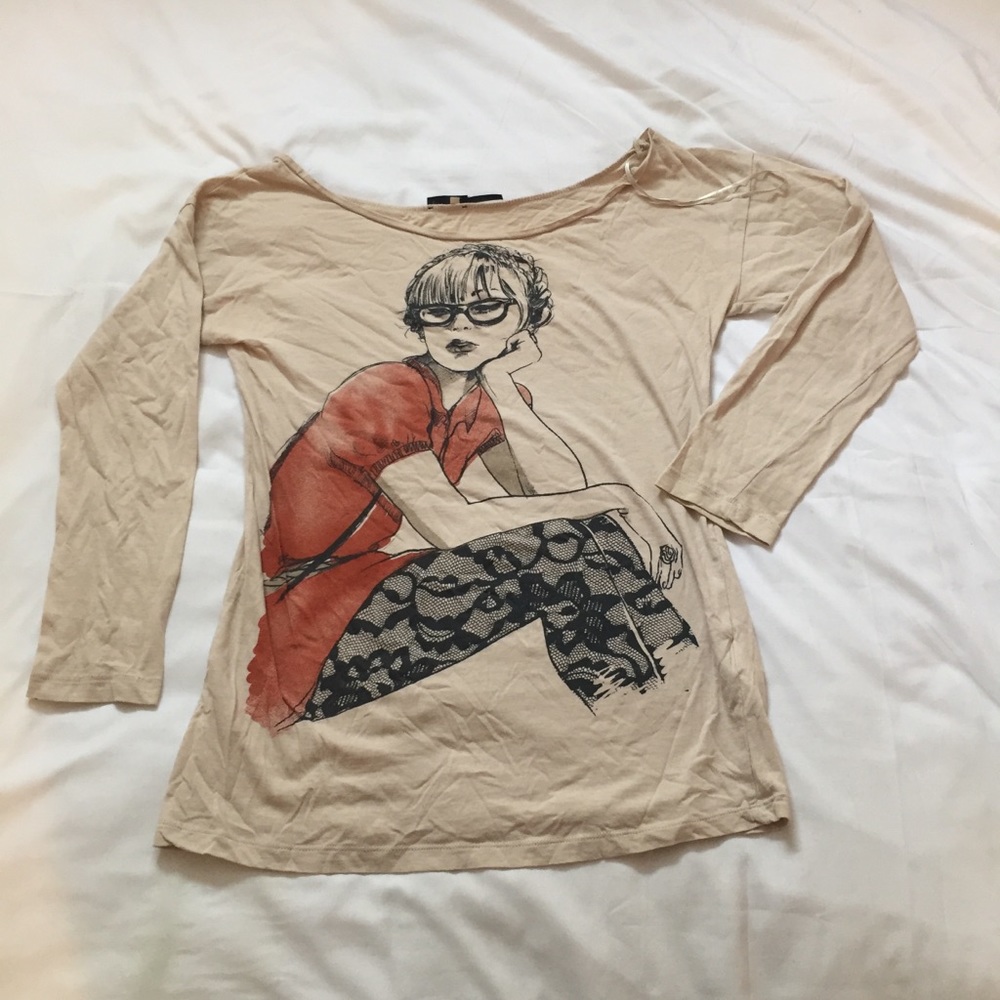Off shoulder long sleeve graphic top
